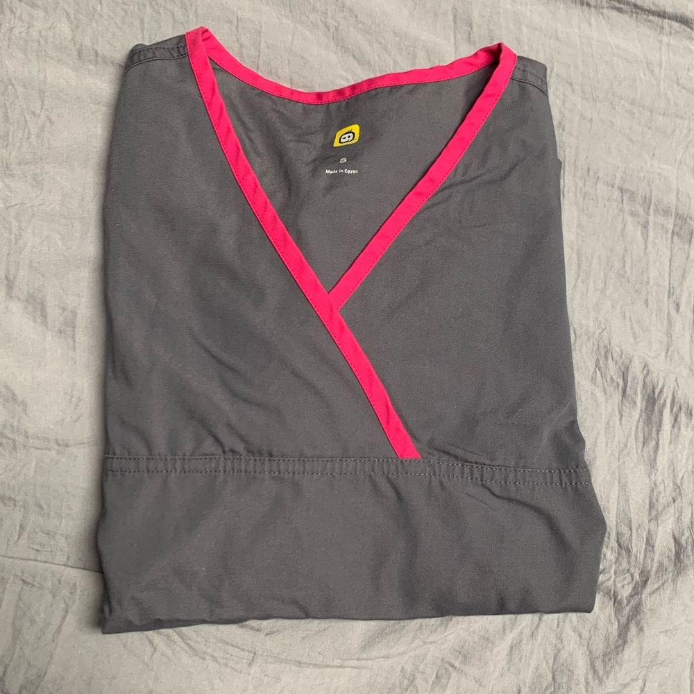 Scrub top